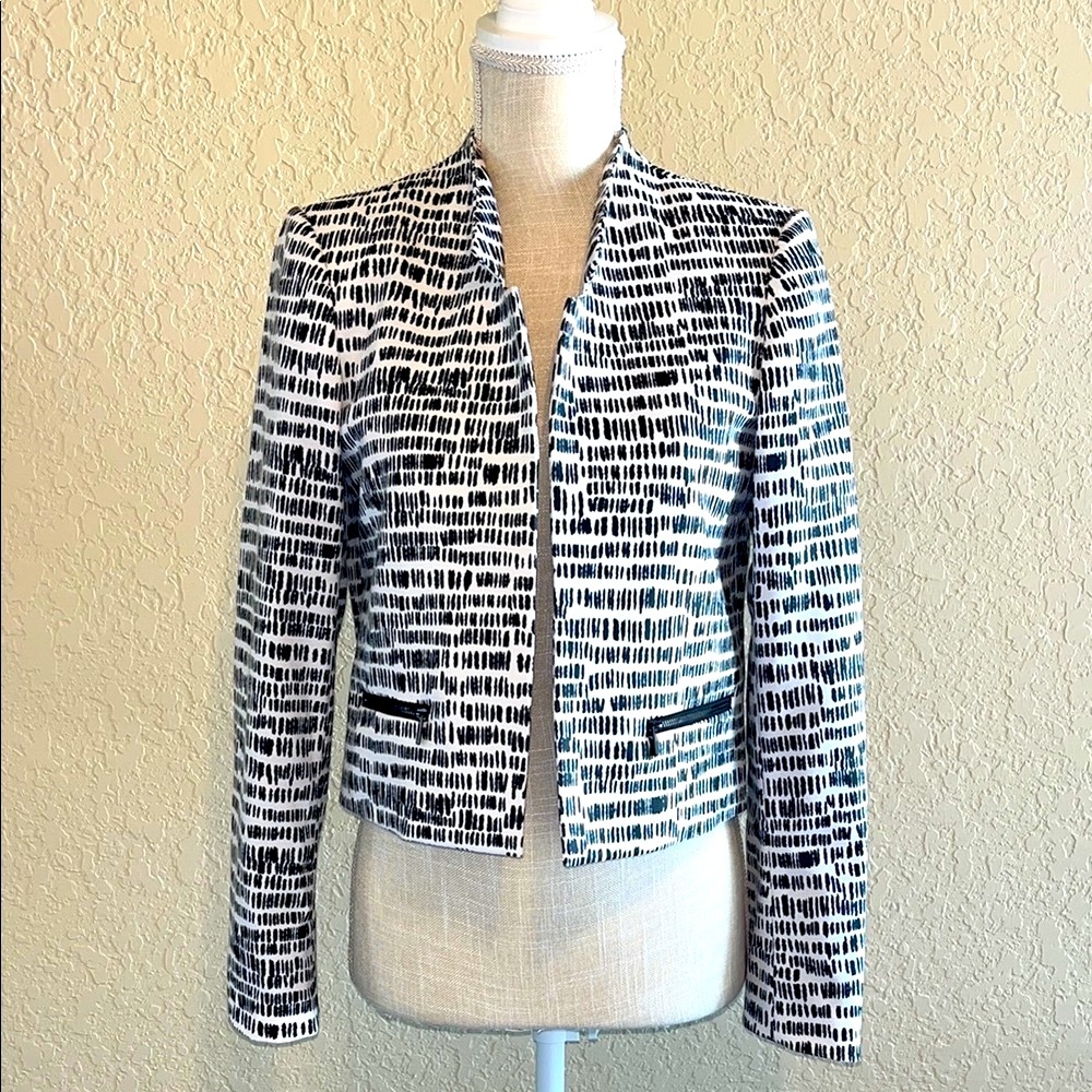 ♠️ Calvin Klein Black & White Patterned Blazer
